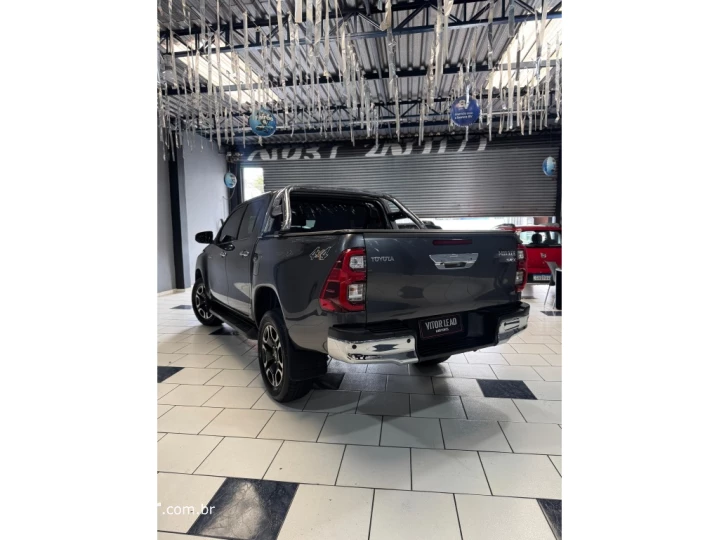 HILUX 2.8 D-4D TURBO DIESEL CD SRX 4X4 AUTOMÁTICO
