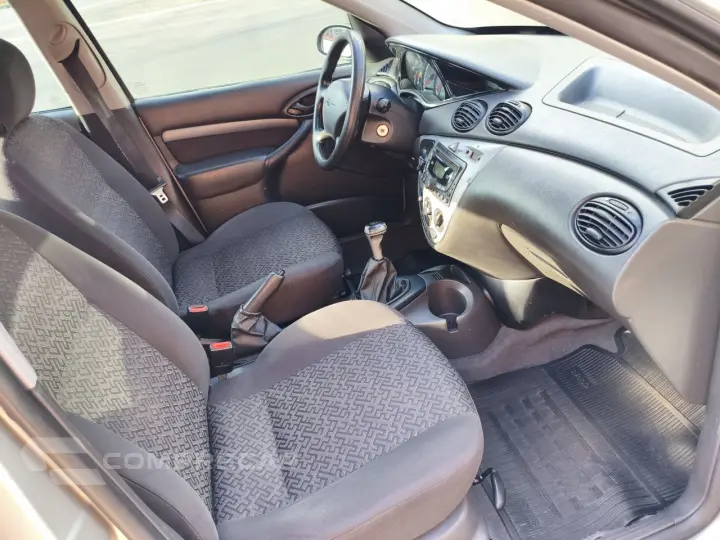 Focus Sedan 1.6 4P