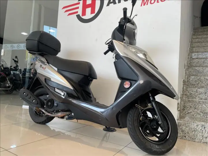 LINDY 125