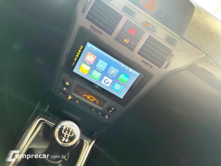 VECTRA 2.0 MPFI GT Hatch 8V