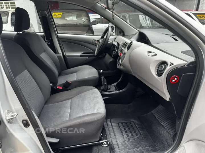 Etios Sedan 1.5 16V 4P FLEX XS