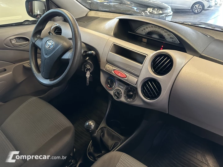 ETIOS 1.5 X Sedan 16V