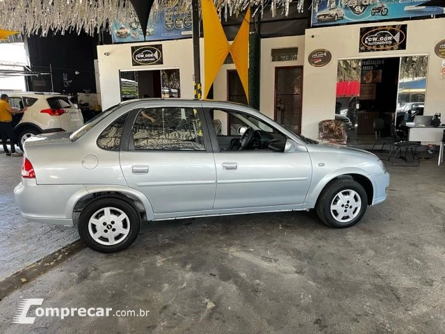 CLASSIC - 1.0 MPFI LS 8V 4P MANUAL
