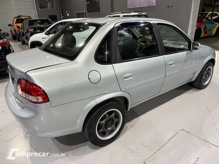 CLASSIC 1.0 MPFI LS 8V FLEX 4P MANUAL