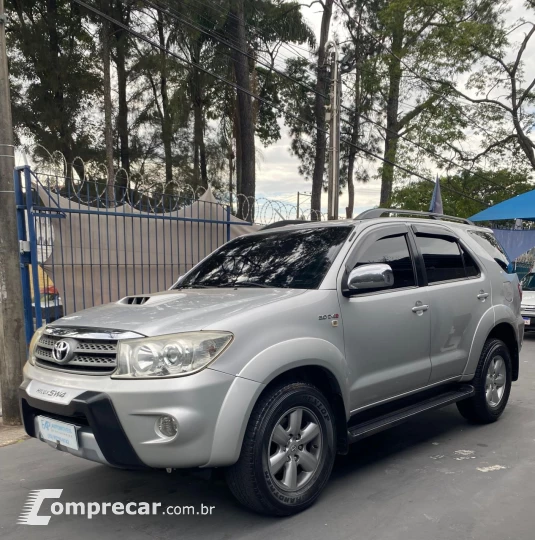 Hilux SW4 3.0 16V 4P SRV 4X4 7 LUGARES TURBO DIESEL AUTOMÁTI