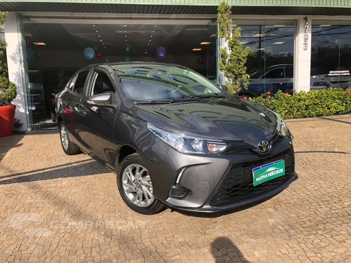 Yaris 1.5 16V Flex Sedan Xs Connect Multidrive
