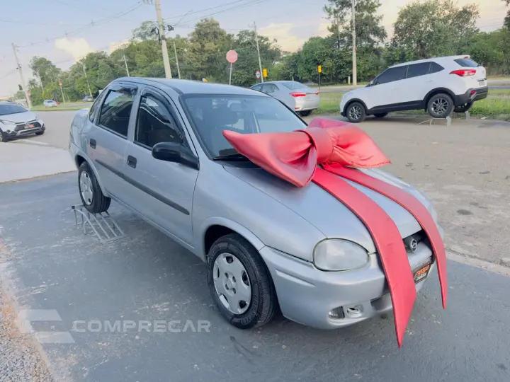 Classic Sedan 1.6 4P