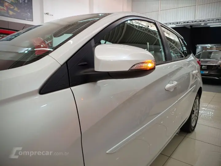 YARIS YARIS XL 1.5 Flex 16V 5p Aut.