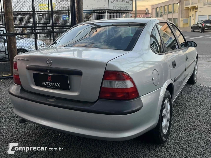 VECTRA 2.2 MPFI GLS 8V GASOLINA 4P MANUAL