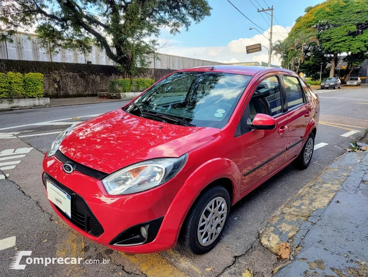 FIESTA 1.6 MPI Class Sedan 8V