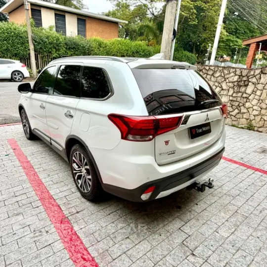 OUTLANDER 3.0 GT 4X4 V6 24V