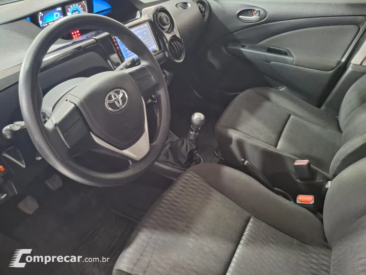 ETIOS 1.5 X Sedan 16V