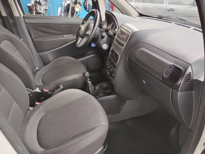 Idea 1.6 16V 4P ESSENCE FLEX