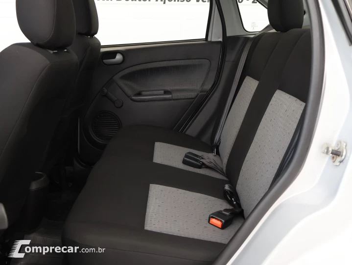 FIESTA 1.6 Rocam SE Sedan 8V