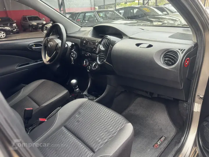 Etios Sedan 1.5 16V 4P FLEX XS