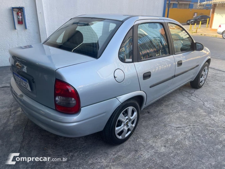 CLASSIC 1.0 MPFI Sedan 8V