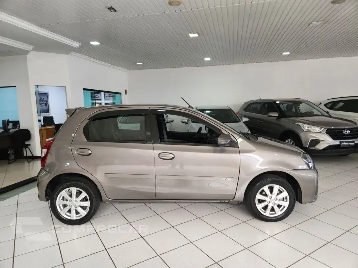 Etios Hatch 1.5 16V 4P FLEX X PLUS AUTOMÁTICO