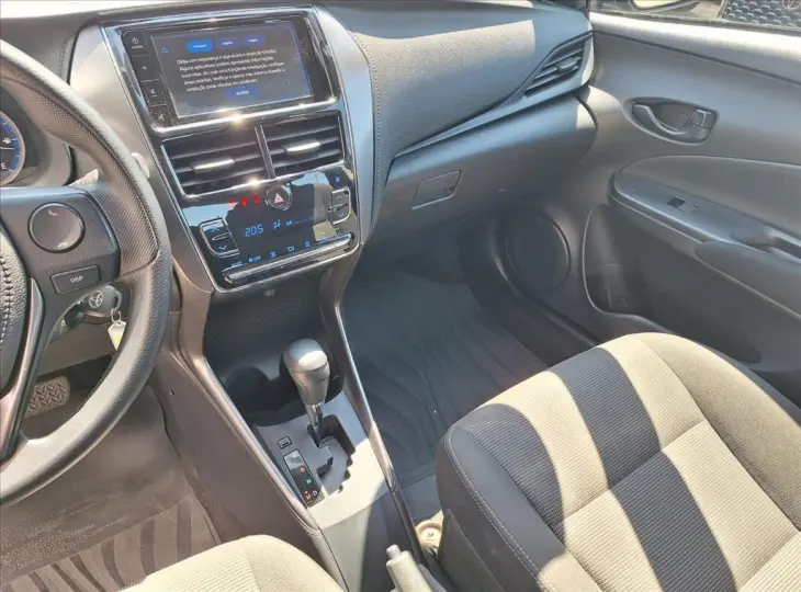 YARIS 1.5 16V FLEX SEDAN XL MULTIDRIVE