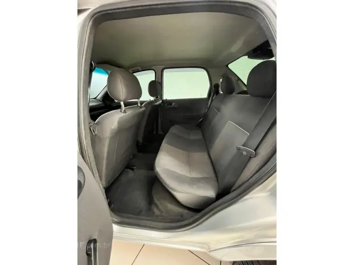 CLASSIC 1.0 MPFI LS 8V FLEX 4P MANUAL