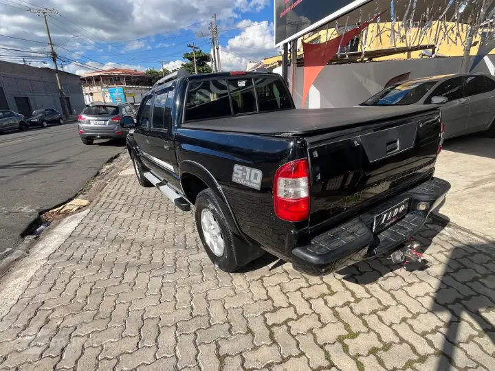 S10 2.4 MPFI Executive 4X2 CD 8V