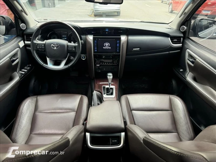 HILUX SW4 2.8 SRX 4X4 7 Lugares 16V Turbo Intercooler