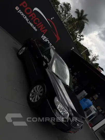 AZERA 3.3 MPFI GLS Sedan V6 24V