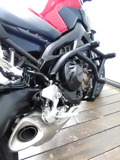 YAMAHA MT-09