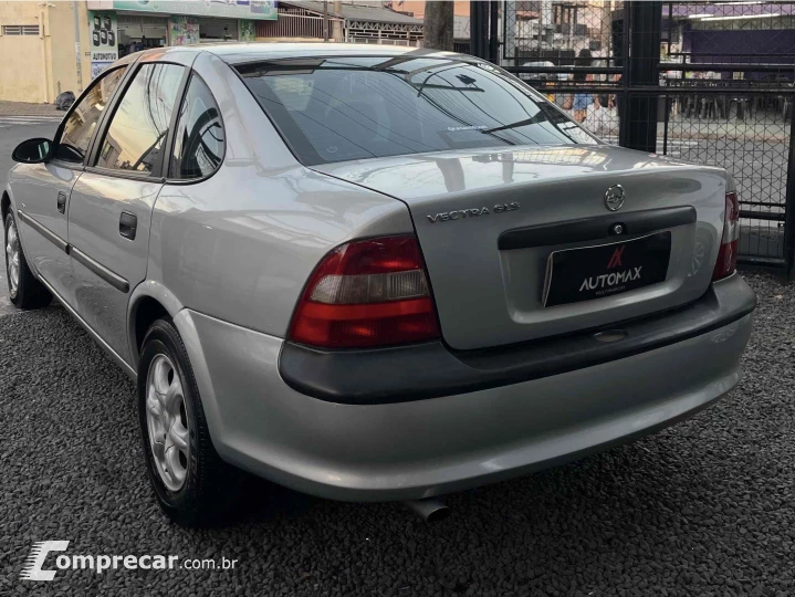 VECTRA 2.2 MPFI GLS 8V GASOLINA 4P MANUAL