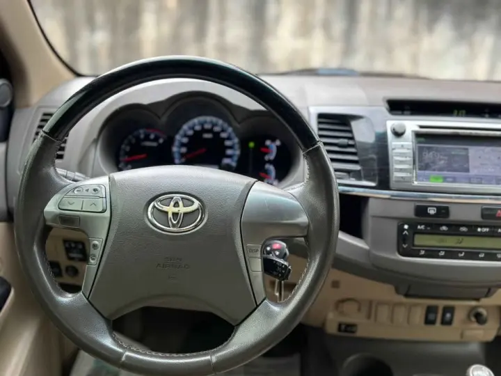 HILUX SW4 3.0 SRV 4X4 7 Lugares 16V Turbo Intercooler