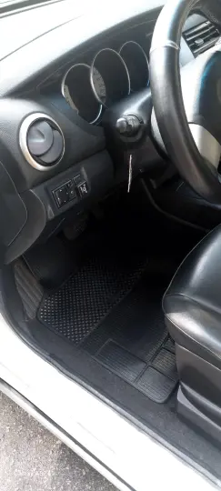 LIVINA 1.8 SL X-gear 16V