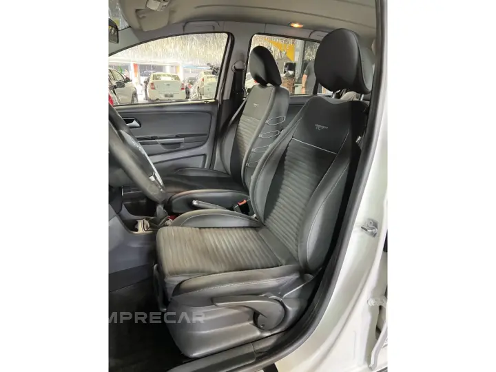 CROSSFOX 1.6 MI FLEX 8V 4P MANUAL