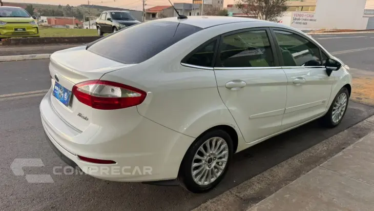 Fiesta Sedan 1.6 4P FLEX TITANIUM POWERSHIFT AUTOMÁTICO