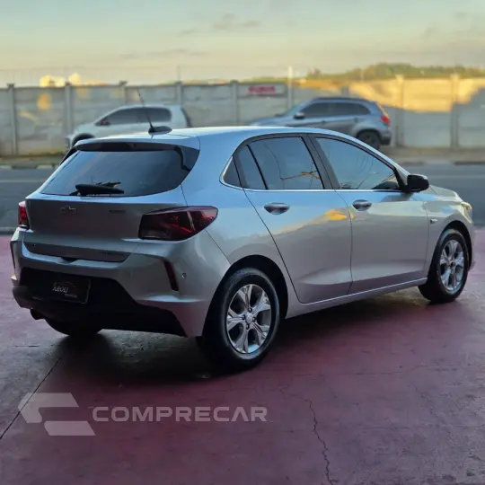 ONIX HATCH PREM. 1.0 12V TB Flex 5p Aut.