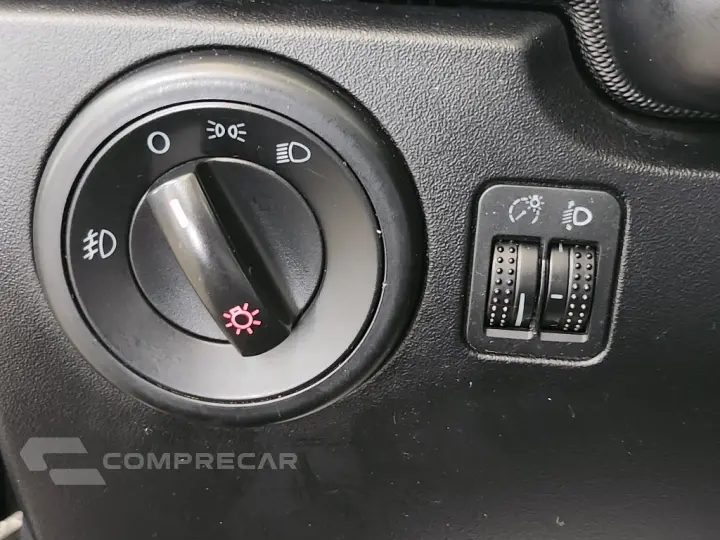 NEW BEETLE 2.0 MI 8V GASOLINA 2P AUTOMATICO
