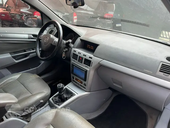 VECTRA 2.0 MPFI Elegance 8V