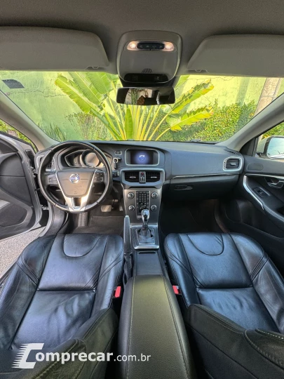V40 2.0 T4 Momentum