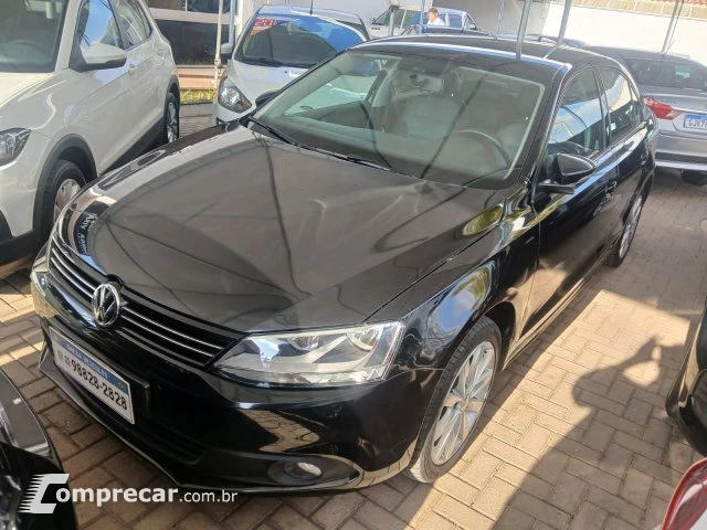 JETTA - 2.0 COMFORTLINE 4P TIPTRONIC