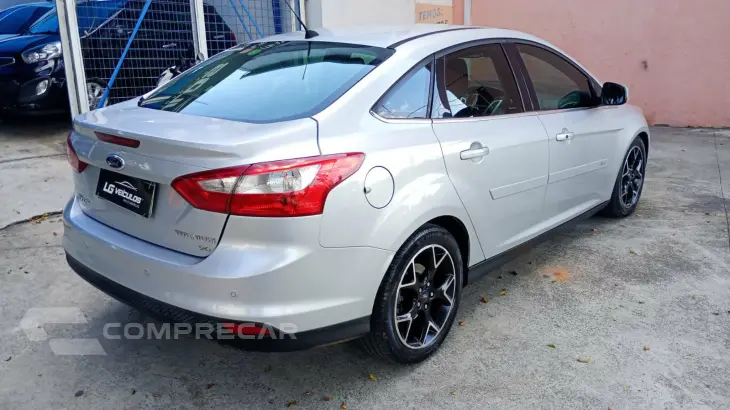 FOCUS 2.0 Titanium Sedan 16V