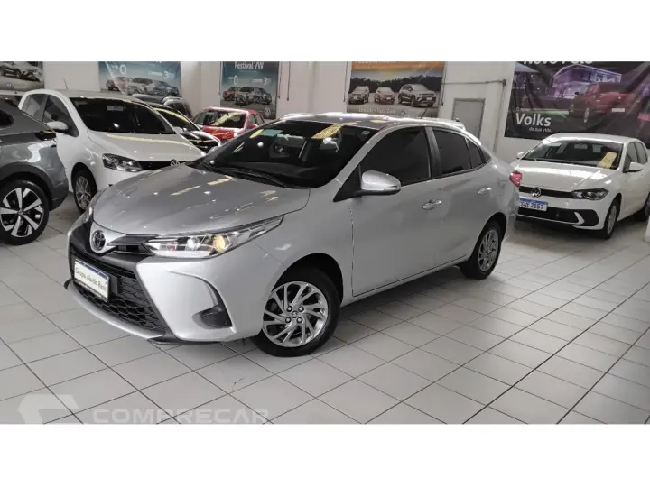 YARIS 1.5 16V FLEX SEDAN XS CONNECT MULTIDRIVE