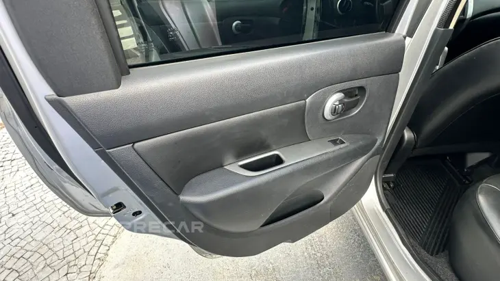 LIVINA 1.8 SL 16V