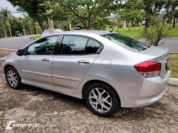 CITY 1.5 EX Sedan 16V
