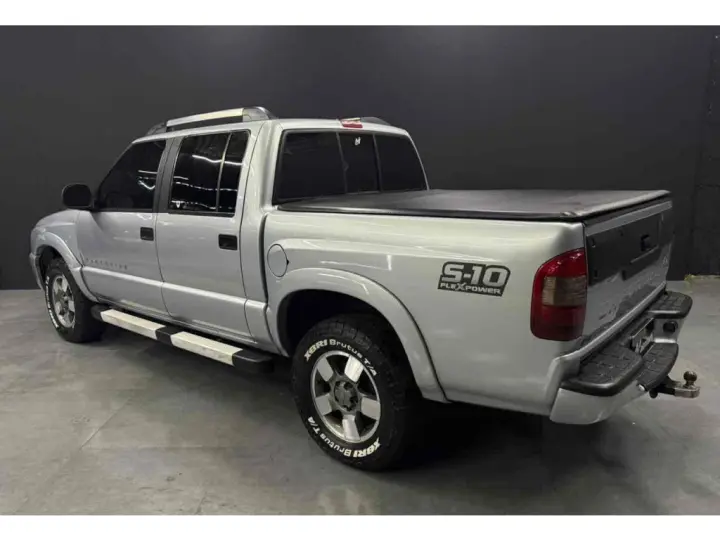 S10 2.4 MPFI EXECUTIVE 4X2 CD 8V FLEX 4P MANUAL