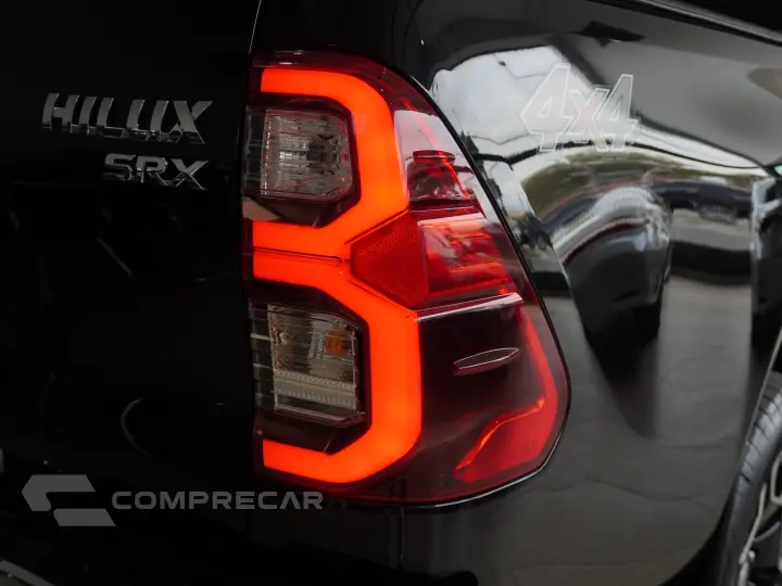 HILUX 2.8 D-4D TURBO DIESEL CD SRX 4X4 AUTOMÁTICO