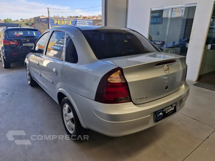 CORSA 1.4 MPFI Premium Sedan 8V