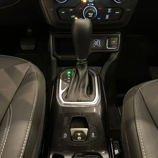 Renegade SAHARA T270 1.3 TB 4x2 Flex Aut