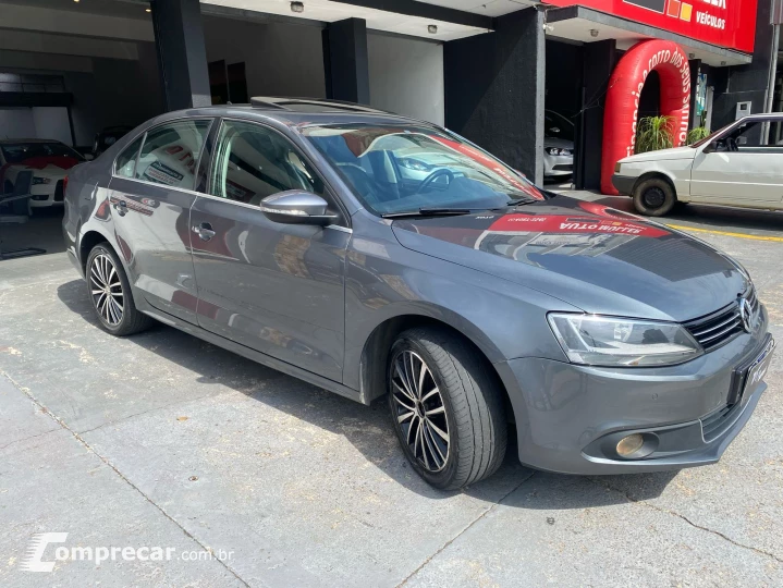JETTA 2.0 TSI Highline 211cv
