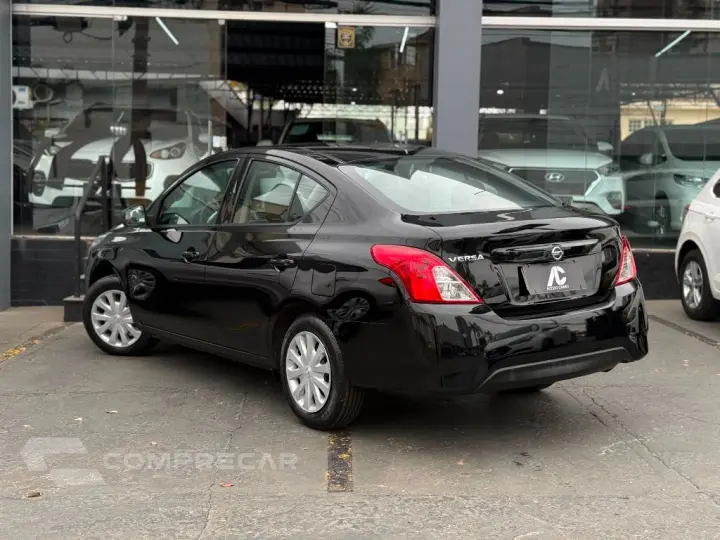 VERSA 1.0 12V FlexStart 4p Mec.