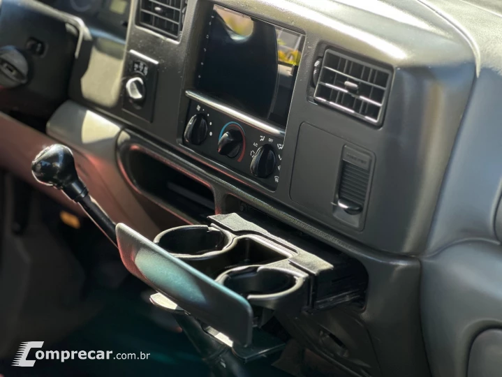 F-250 3.9 XLT 4X2 CS DIESEL 2P MANUAL