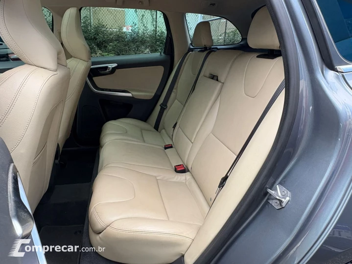XC60 2.4 D5 Momentum AWD