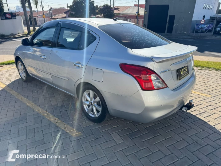 Versa SL 1.6 Flex Fuel